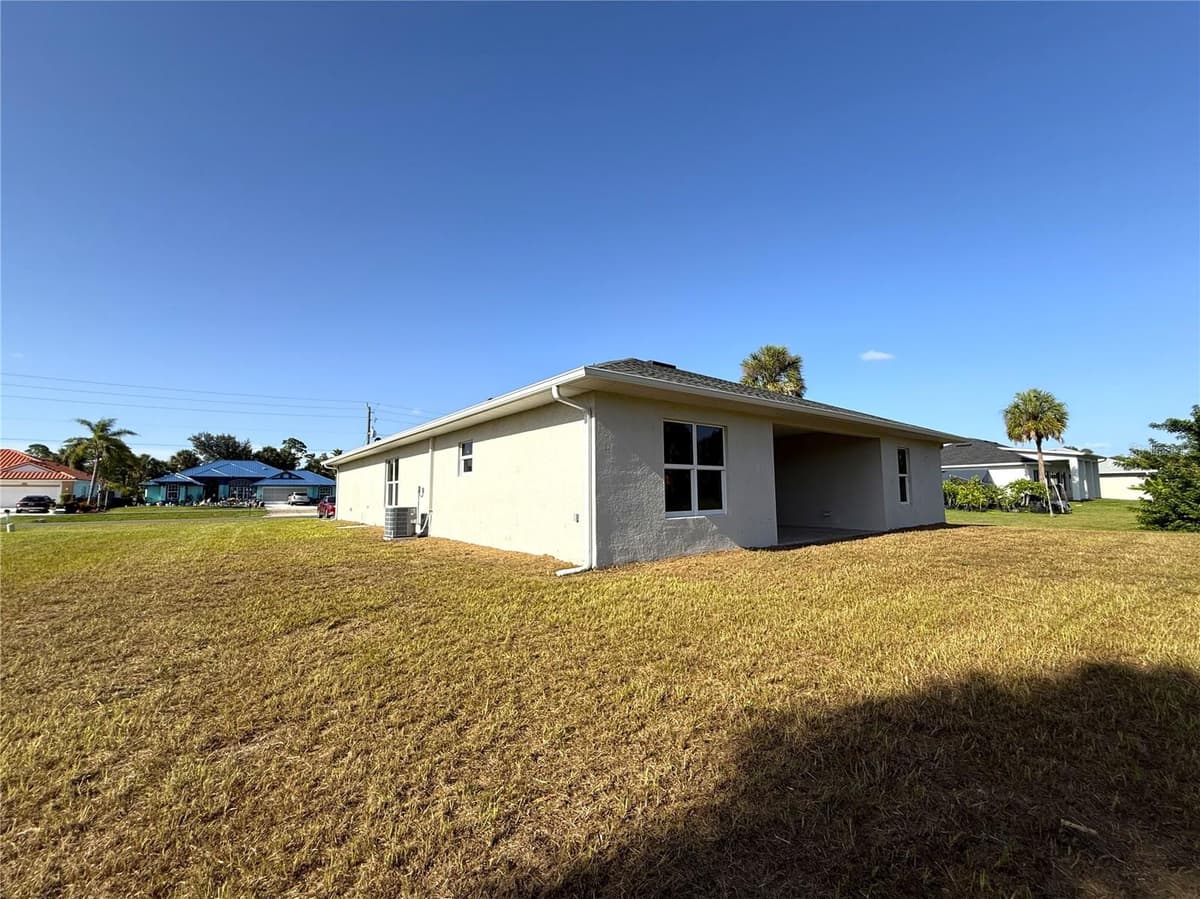 16443 HILLSBOROUGH BOULEVARD — photo 9 of 73