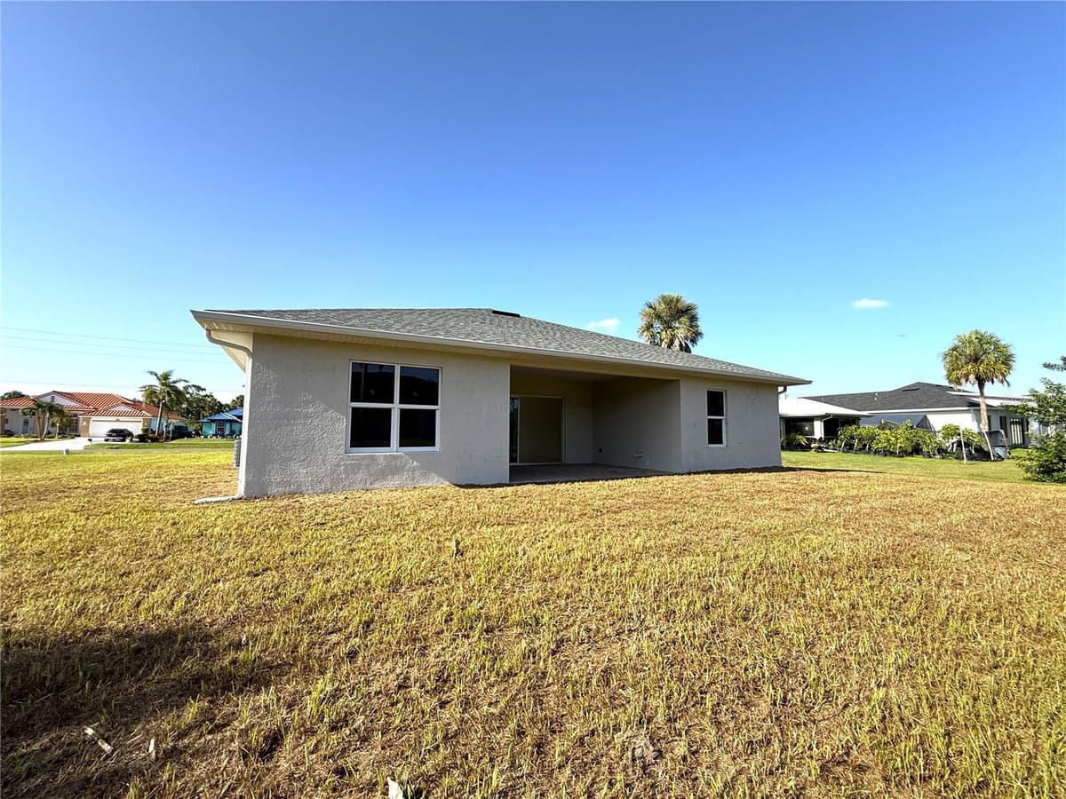 16443 HILLSBOROUGH BOULEVARD — photo 8 of 73