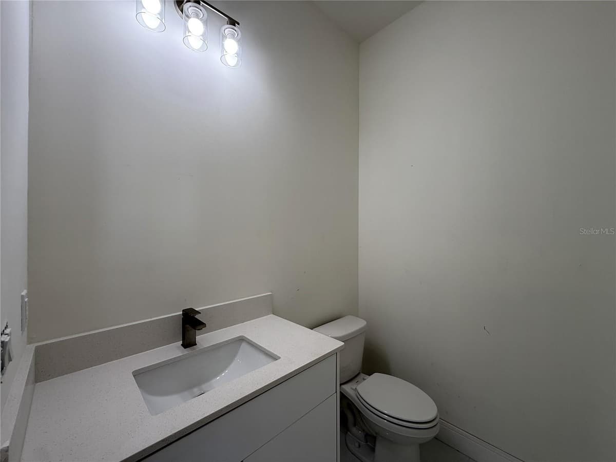 16443 HILLSBOROUGH BOULEVARD — photo 18 of 73