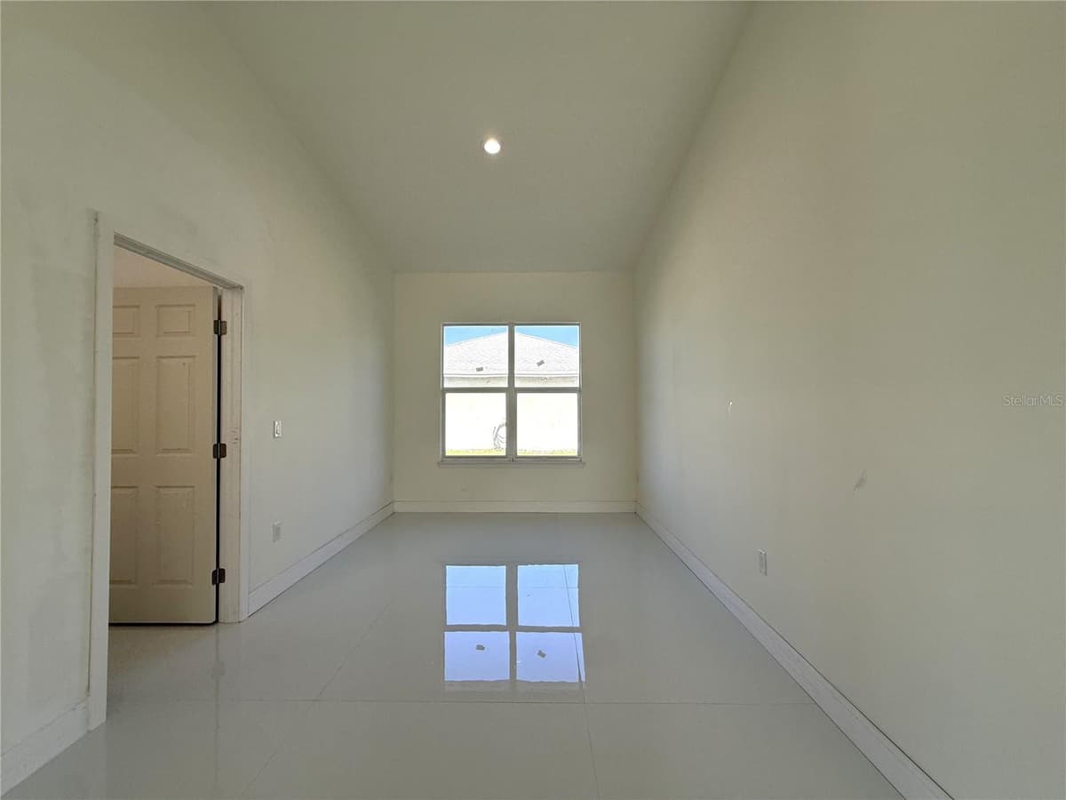 16443 HILLSBOROUGH BOULEVARD — photo 16 of 73