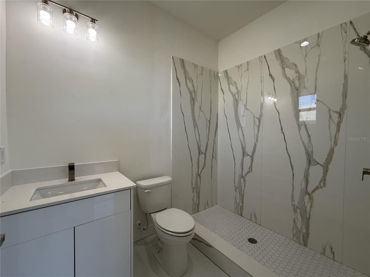 16443 HILLSBOROUGH BOULEVARD — photo 14 of 73