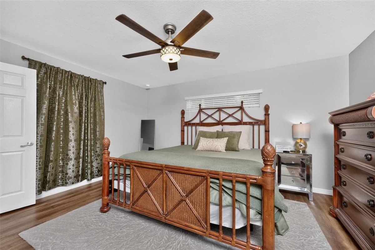 18346 SAGAMORE AVENUE — photo 32 of 68