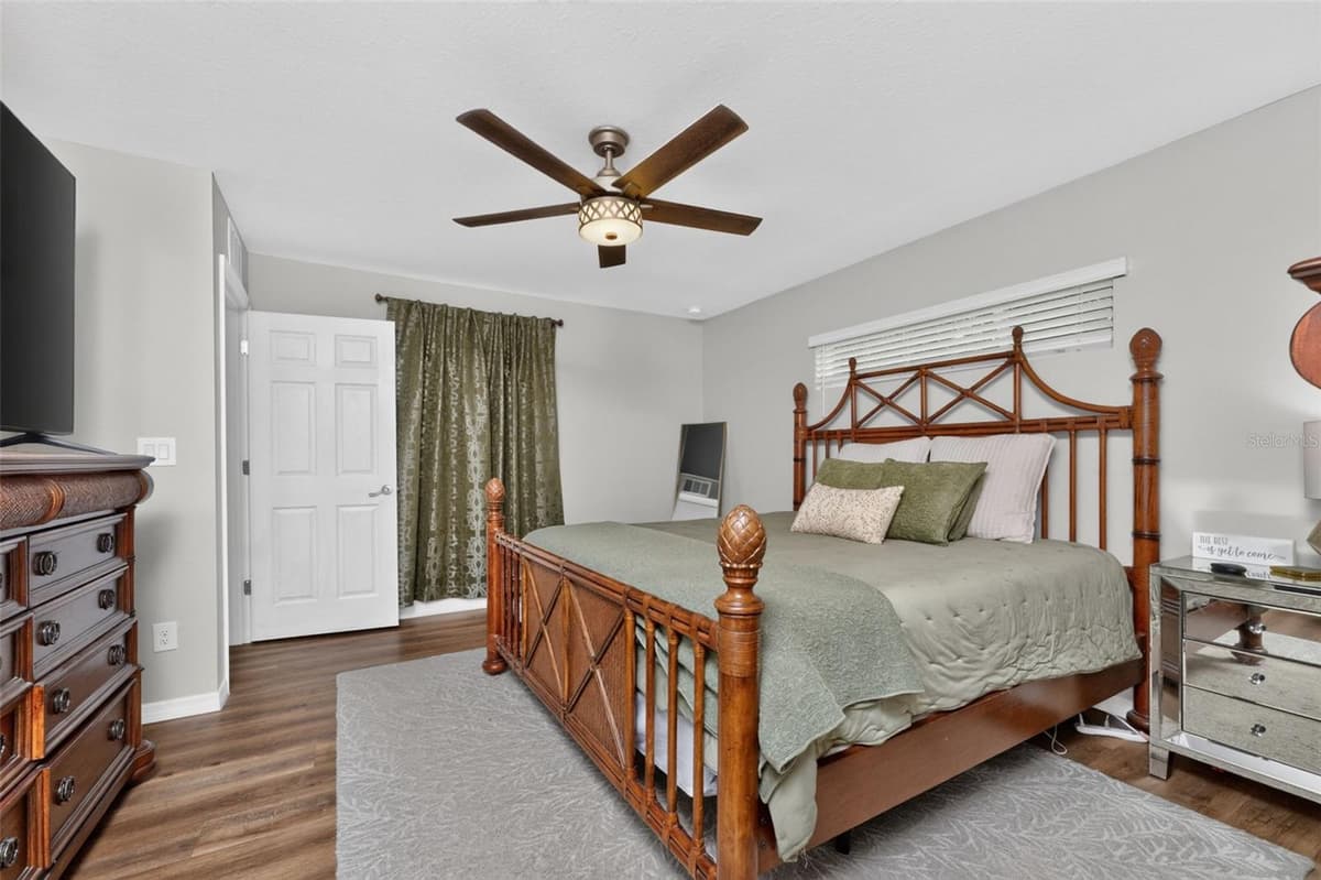 18346 SAGAMORE AVENUE — photo 36 of 68