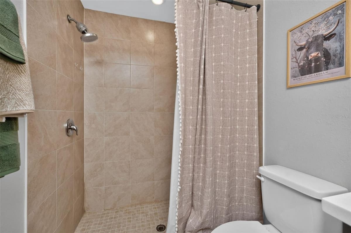 18346 SAGAMORE AVENUE — photo 31 of 68