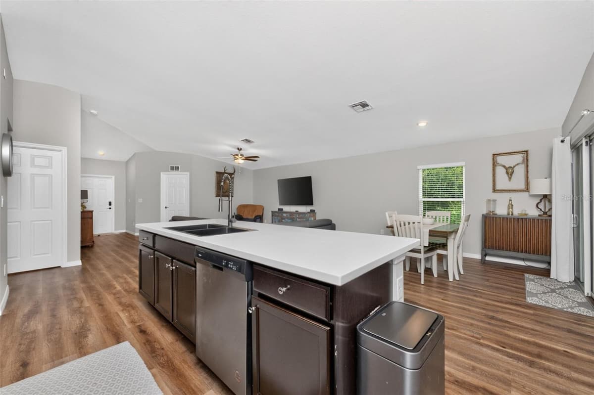 18346 SAGAMORE AVENUE — photo 54 of 68