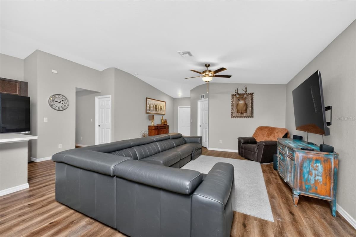 18346 SAGAMORE AVENUE — photo 62 of 68