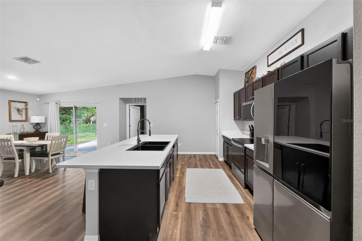 18346 SAGAMORE AVENUE — photo 48 of 68