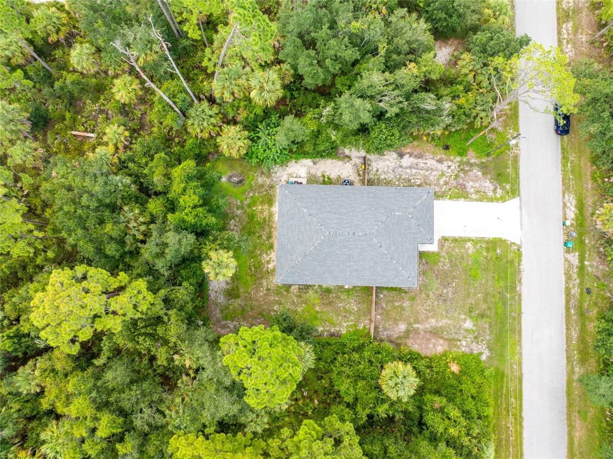 18346 SAGAMORE AVENUE — photo 4 of 68