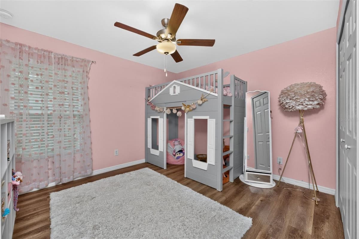 18346 SAGAMORE AVENUE — photo 37 of 68