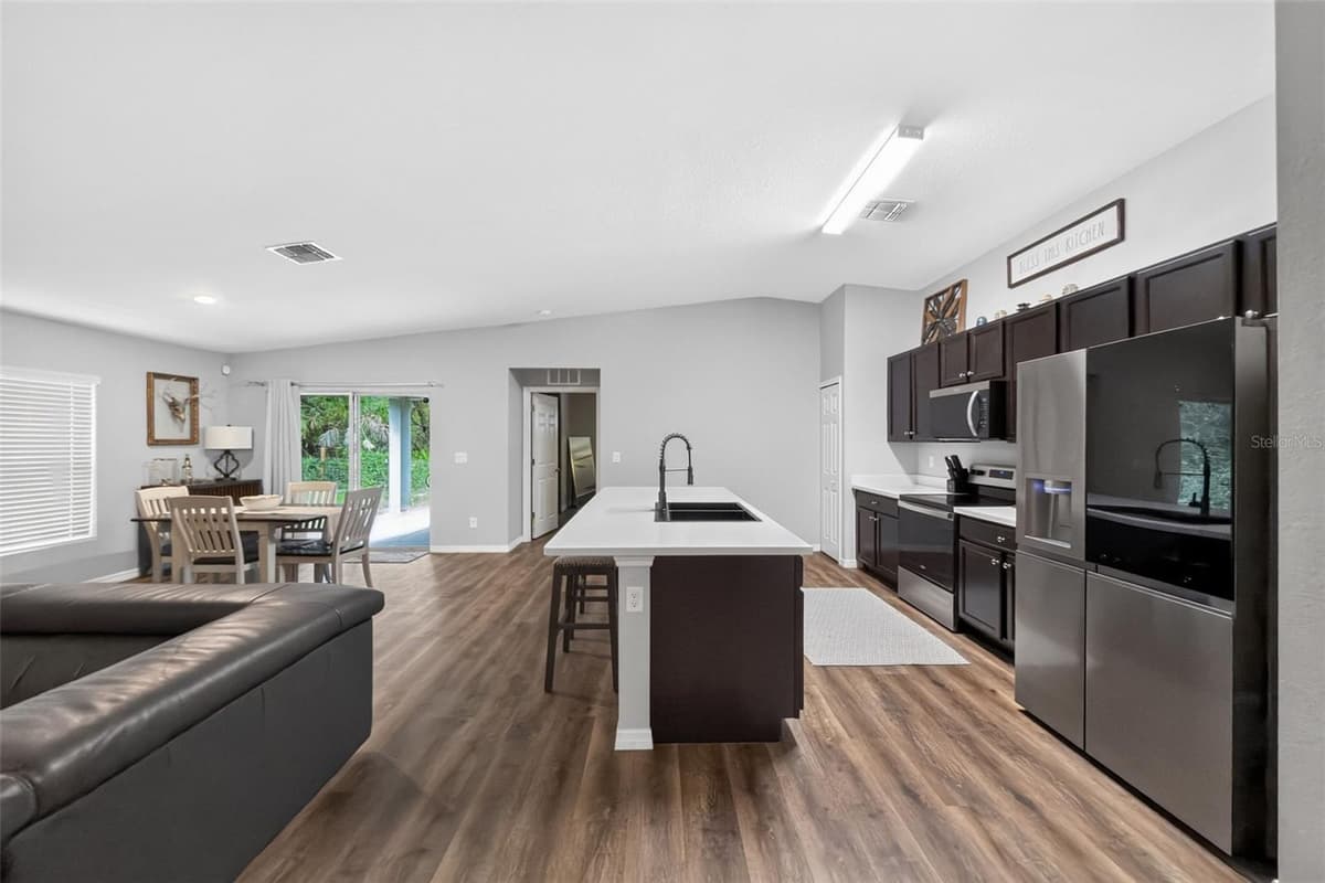 18346 SAGAMORE AVENUE — photo 47 of 68