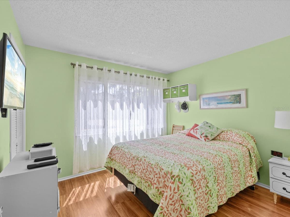 13002 WEDGEWOOD WAY — photo 15 of 59