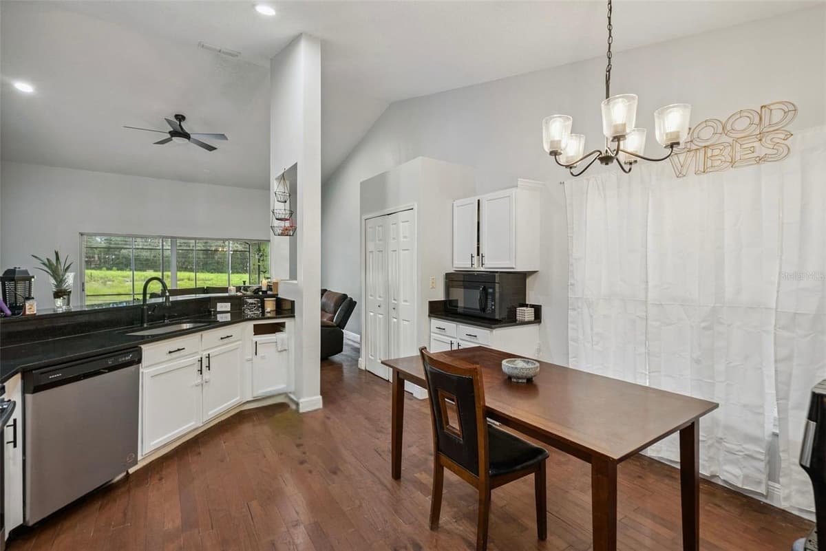 806 OAK FOREST COURT — photo 13 of 31