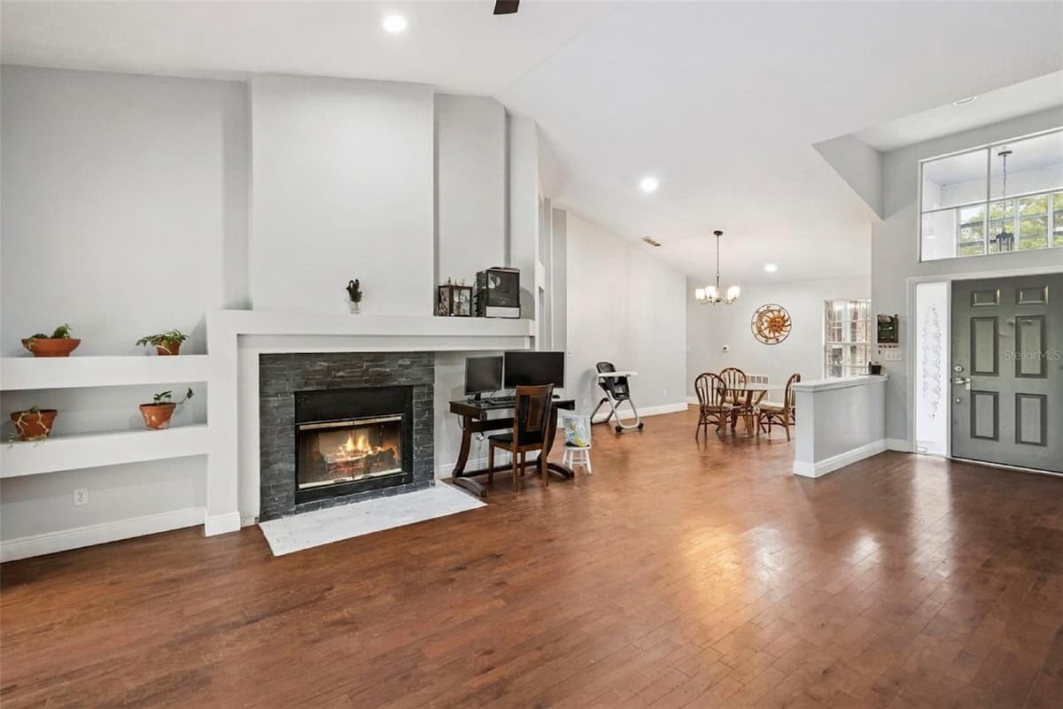 806 OAK FOREST COURT — photo 6 of 31
