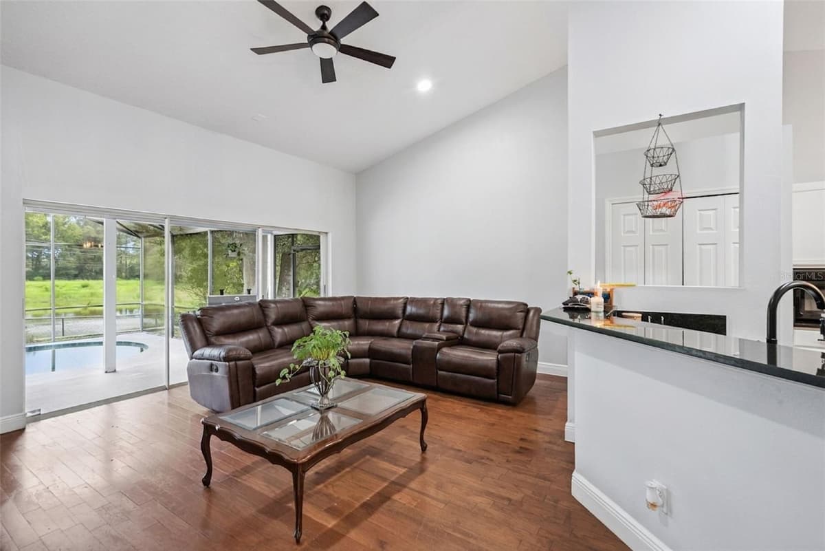 806 OAK FOREST COURT — photo 8 of 31