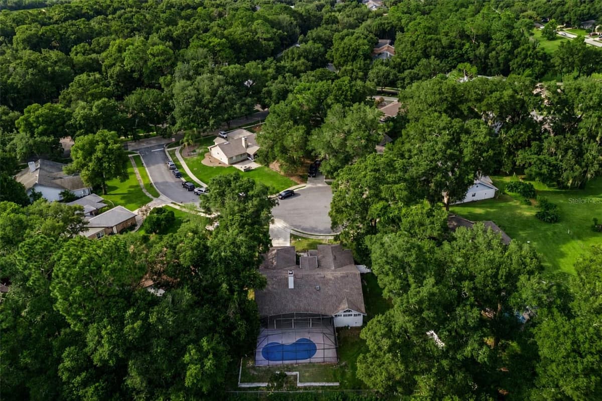 806 OAK FOREST COURT — photo 30 of 31