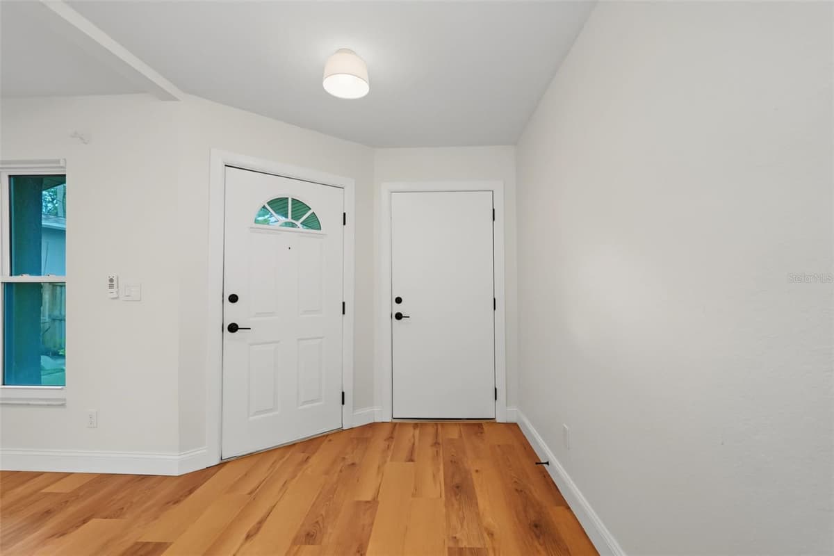 6841 46TH STREET — photo 3 of 29