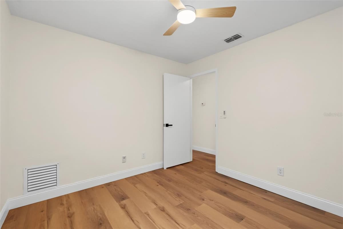 6841 46TH STREET — photo 15 of 29