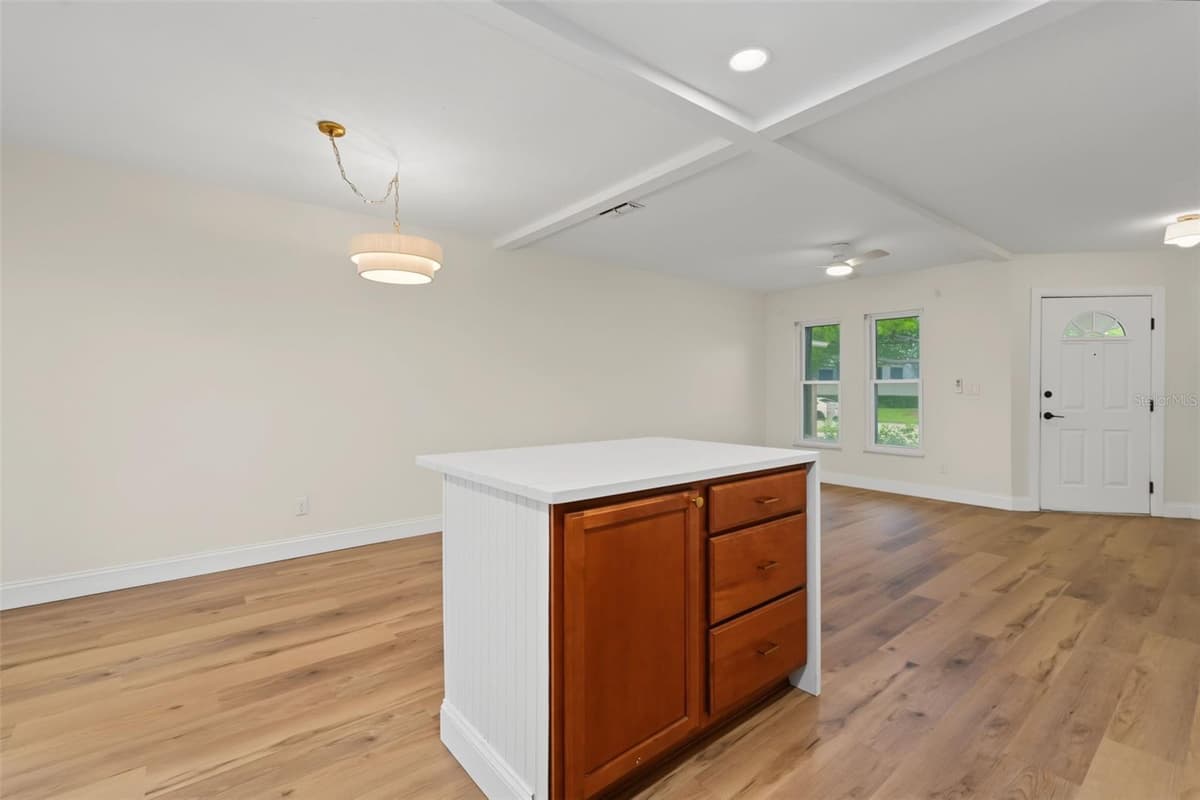 6841 46TH STREET — photo 8 of 29