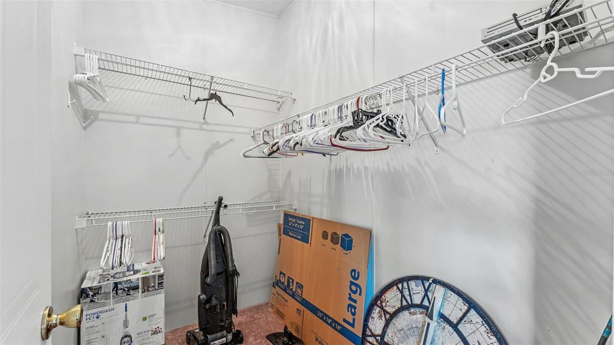 525 PERCH PLACE — photo 14 of 32