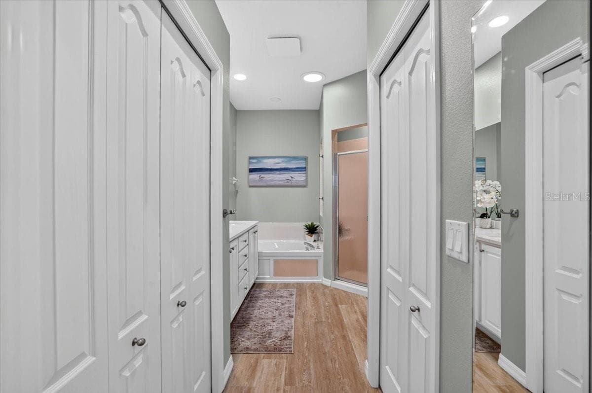 5037 WHISPERING OAKS DRIVE — photo 17 of 64