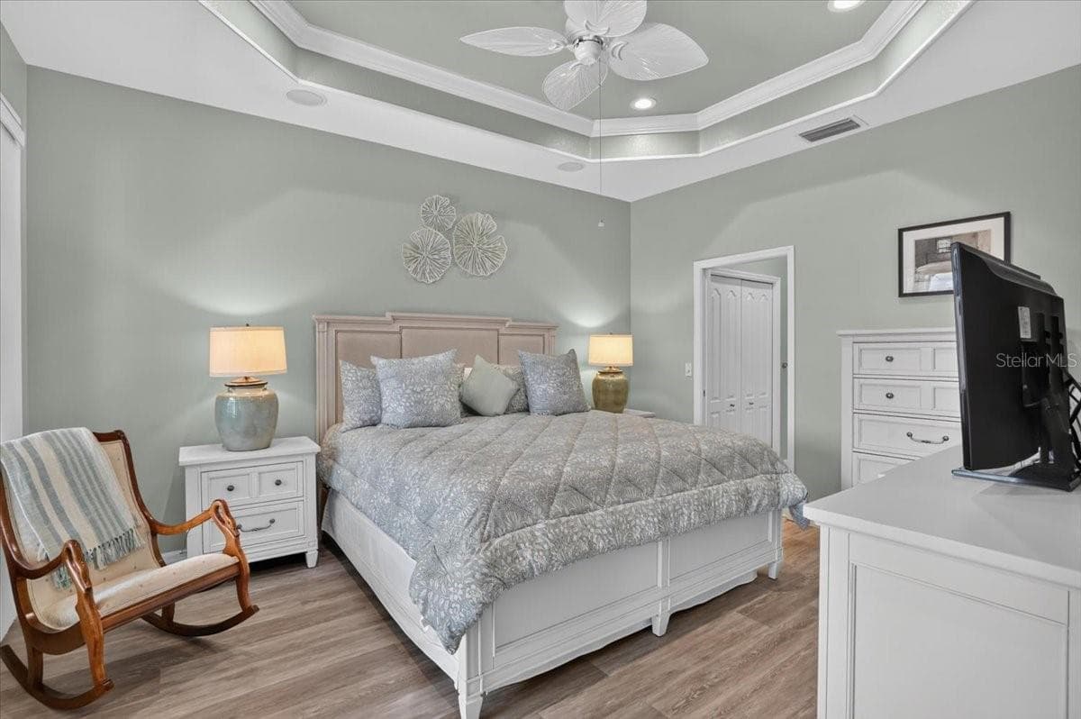 5037 WHISPERING OAKS DRIVE — photo 15 of 64