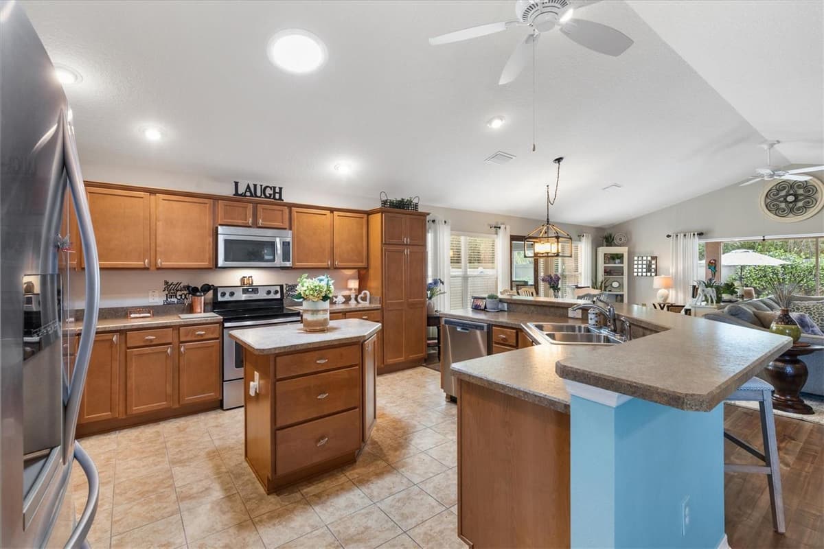 2334 ROSE ARBOR STREET — photo 6 of 35