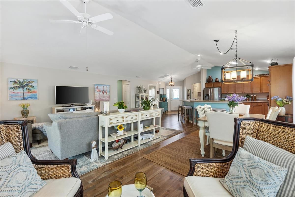 2334 ROSE ARBOR STREET — photo 12 of 35
