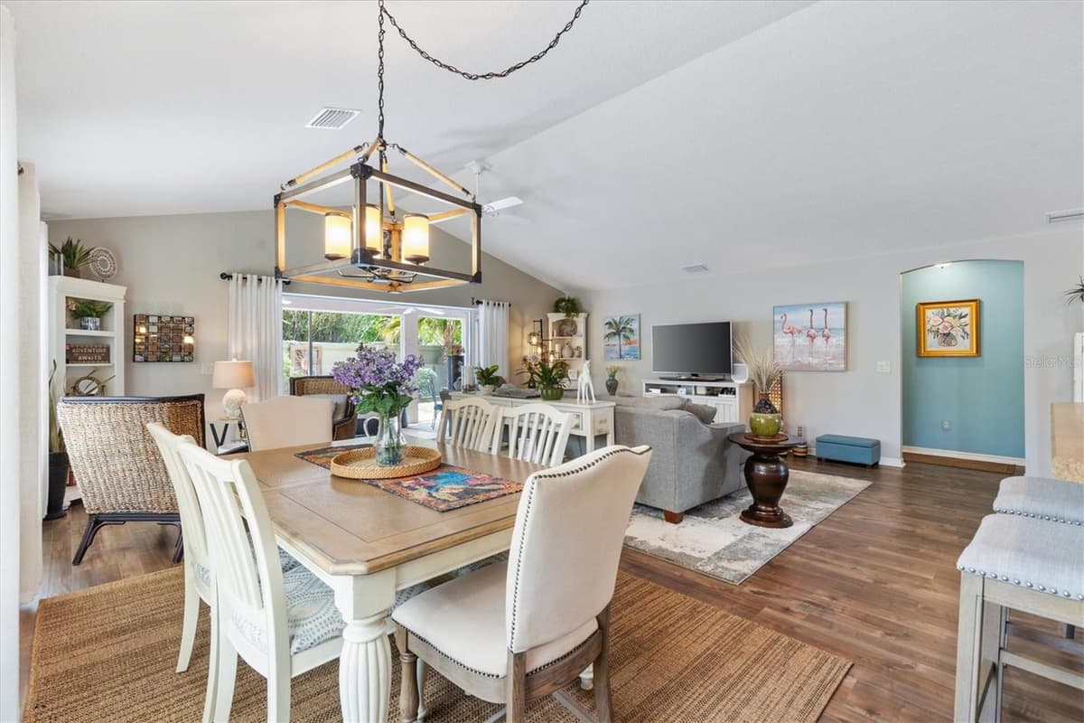2334 ROSE ARBOR STREET — photo 11 of 35