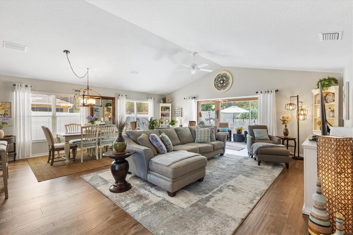 2334 ROSE ARBOR STREET — photo 10 of 35