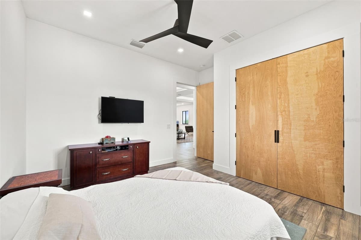 5035 BAY BOULEVARD — photo 41 of 95