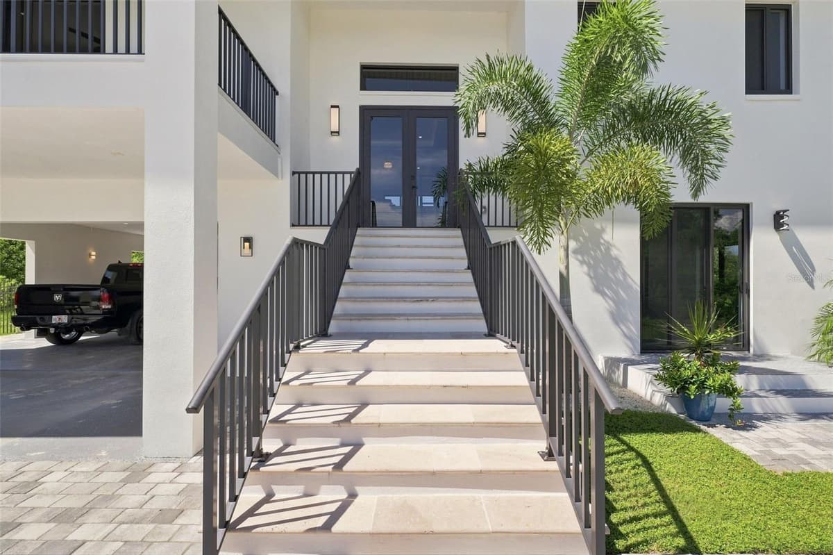 5035 BAY BOULEVARD — photo 8 of 95
