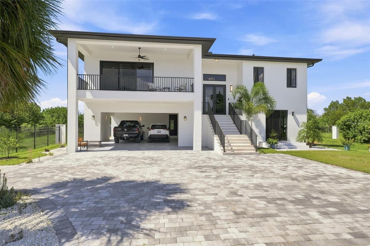 5035 BAY BOULEVARD — photo 5 of 95