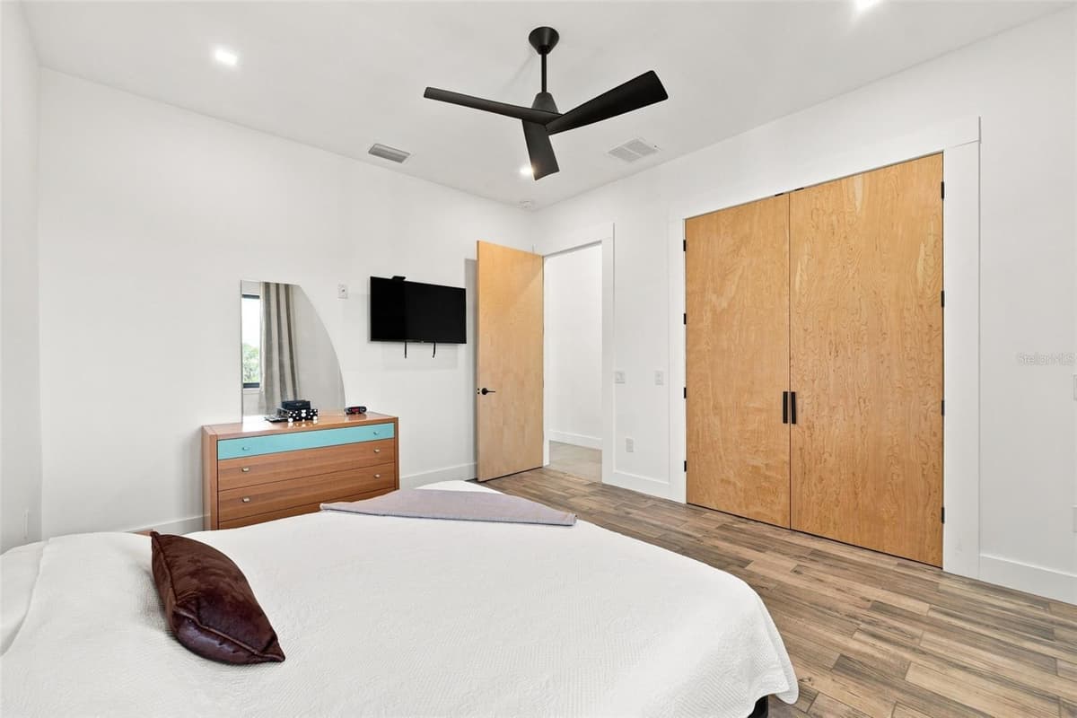 5035 BAY BOULEVARD — photo 42 of 95