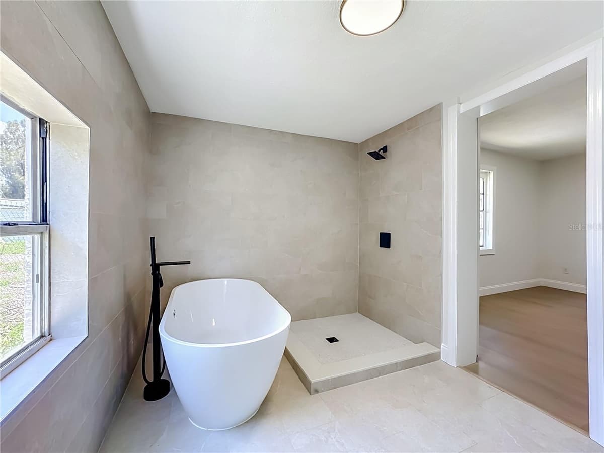 220 29TH STREET — photo 4 of 62
