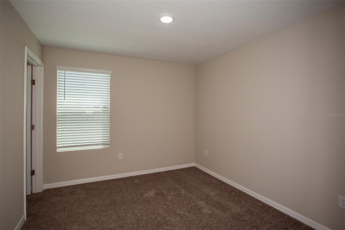 2154 LAWSON WAY — photo 16 of 27