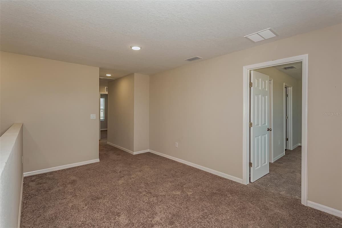 2154 LAWSON WAY — photo 14 of 27