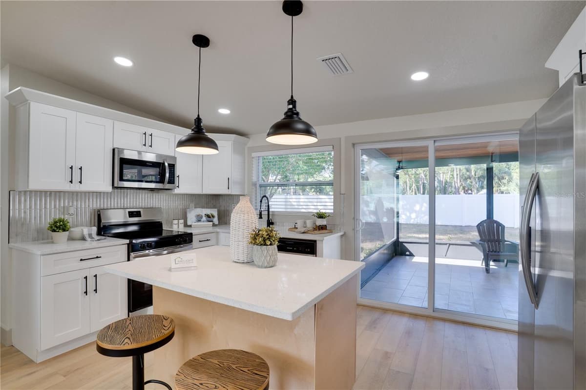 1411 TYRONE BOULEVARD — photo 8 of 39