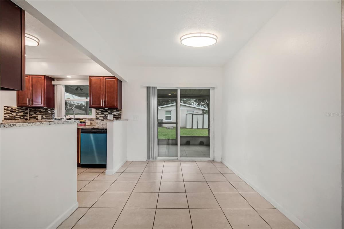 723 24TH STREET — photo 11 of 50