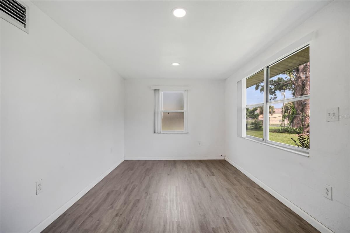 723 24TH STREET — photo 35 of 50