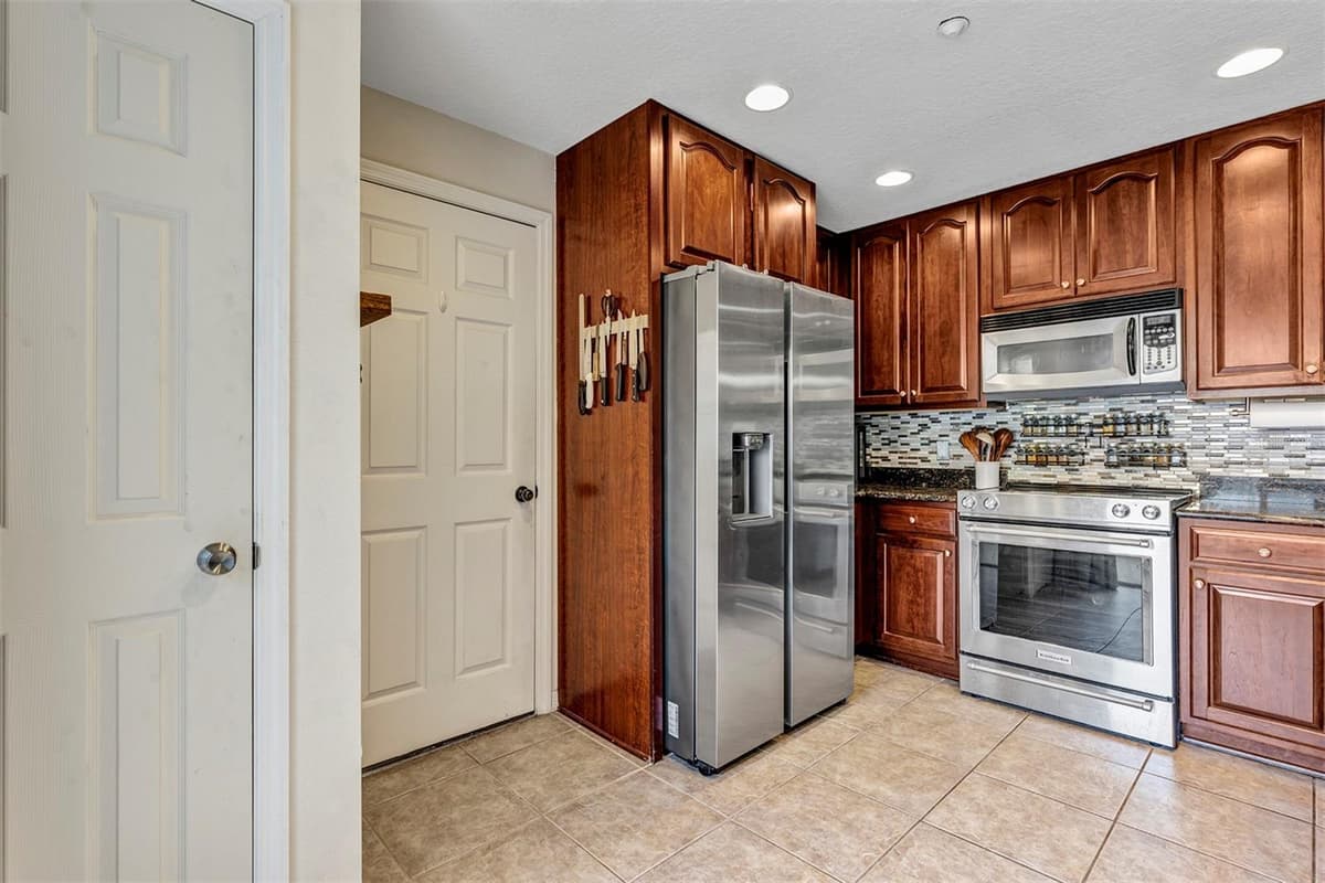 13855 GOLDEN RUSSET DRIVE — photo 8 of 44