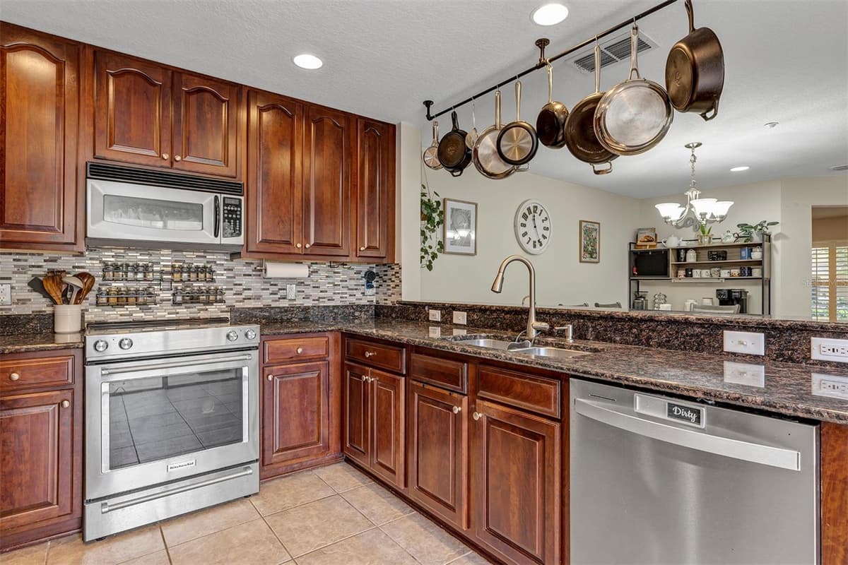 13855 GOLDEN RUSSET DRIVE — photo 10 of 44
