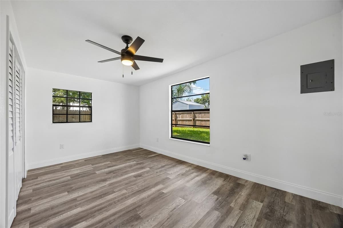 1660 ASHWOOD AVENUE — photo 12 of 22