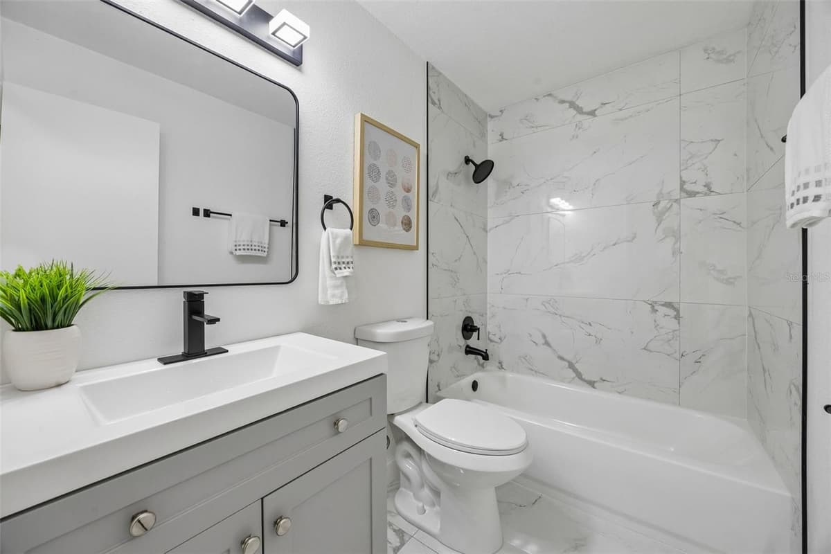 1660 ASHWOOD AVENUE — photo 11 of 22