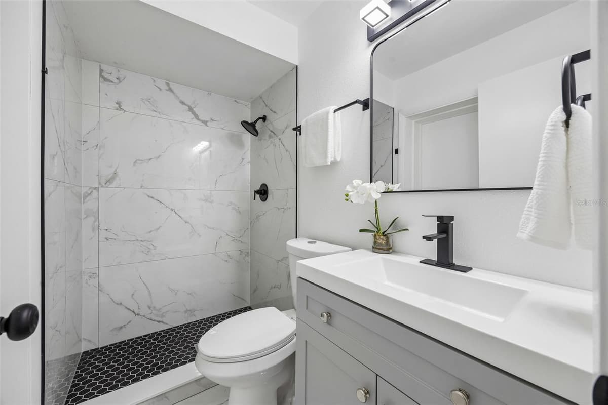 1660 ASHWOOD AVENUE — photo 15 of 22