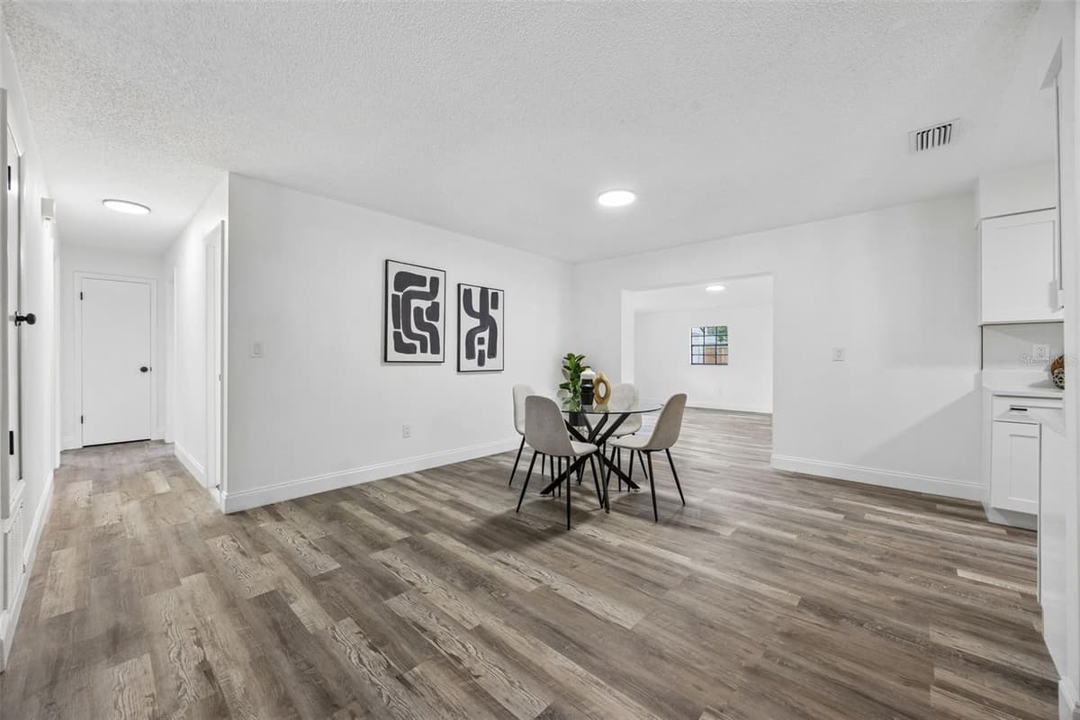 1660 ASHWOOD AVENUE — photo 4 of 22