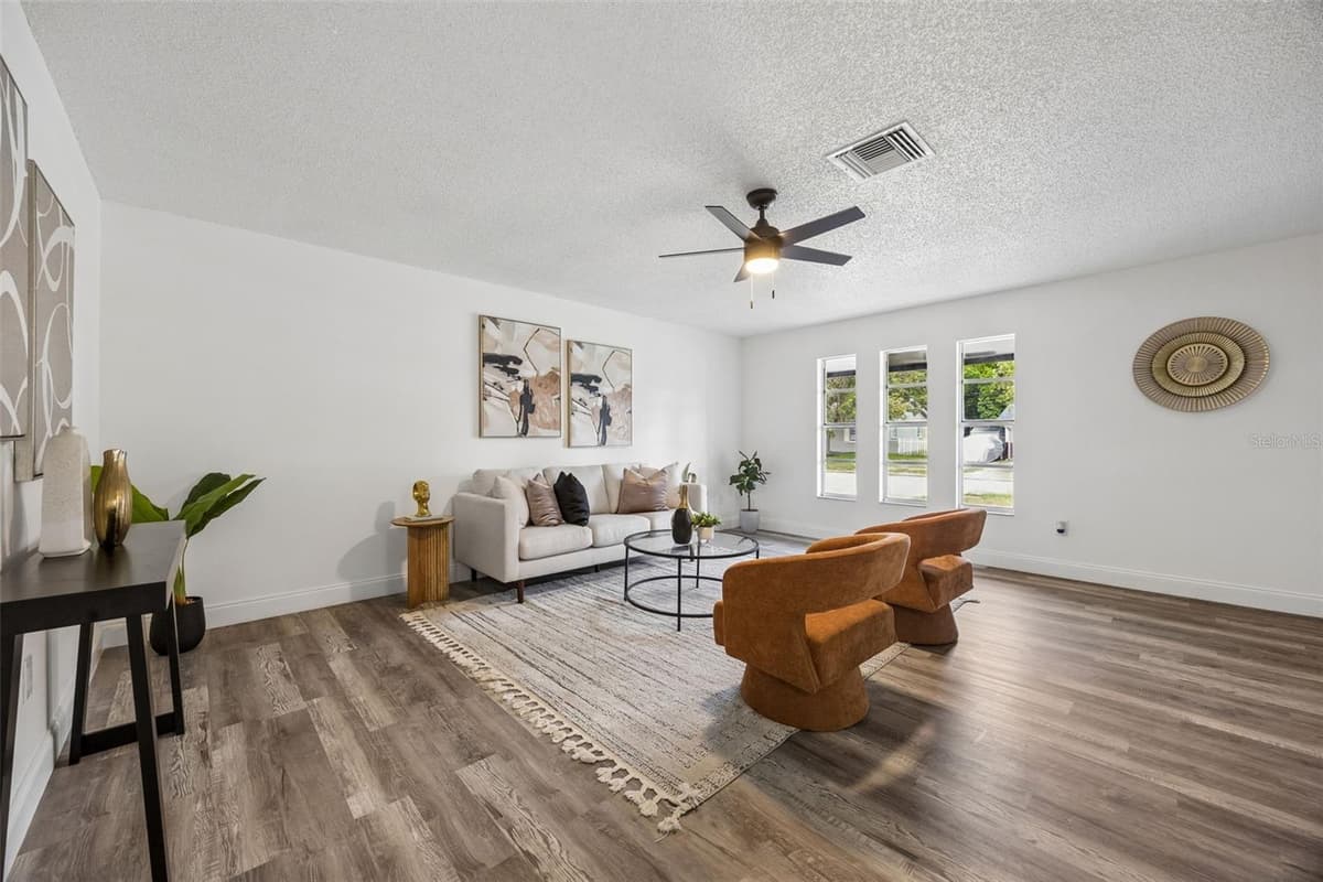 1660 ASHWOOD AVENUE — photo 6 of 22