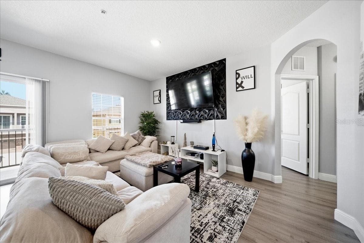 2301 BETSY ROSS LANE — photo 11 of 30