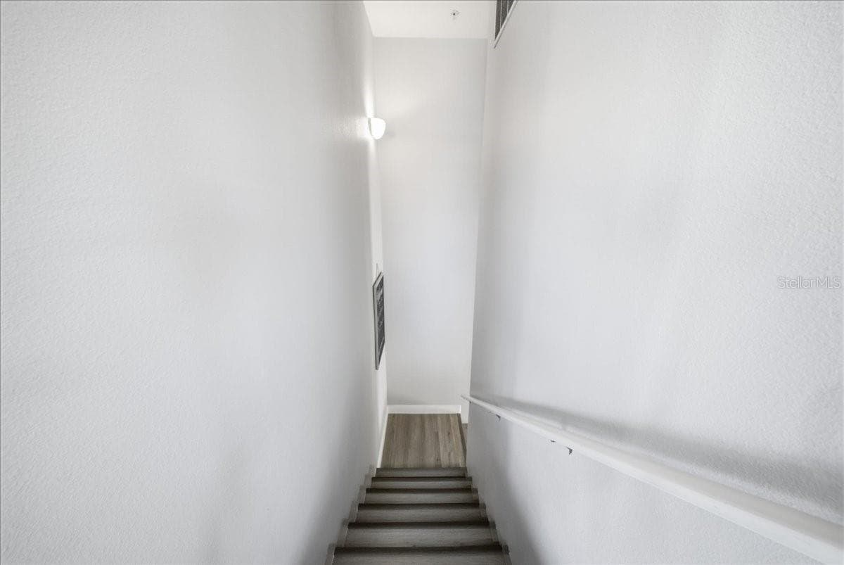 2301 BETSY ROSS LANE — photo 21 of 30
