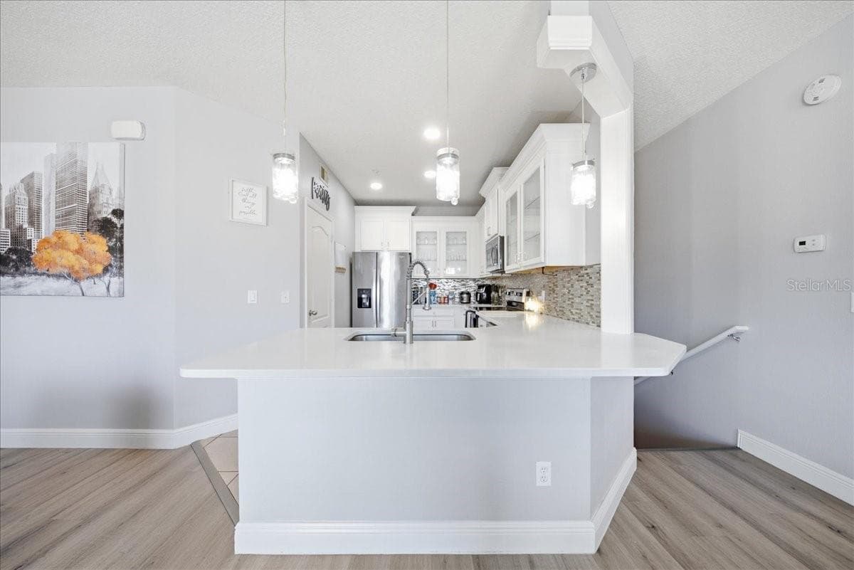 2301 BETSY ROSS LANE — photo 9 of 30