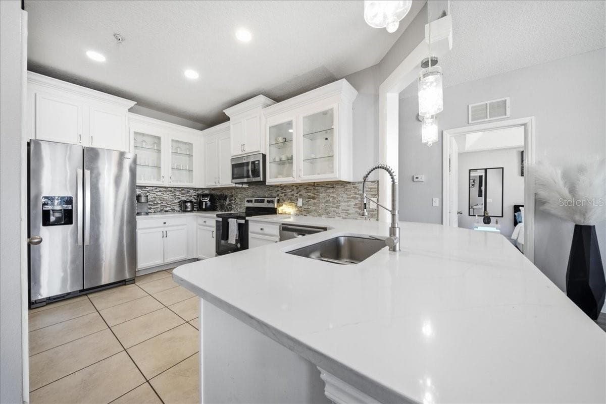 2301 BETSY ROSS LANE — photo 8 of 30